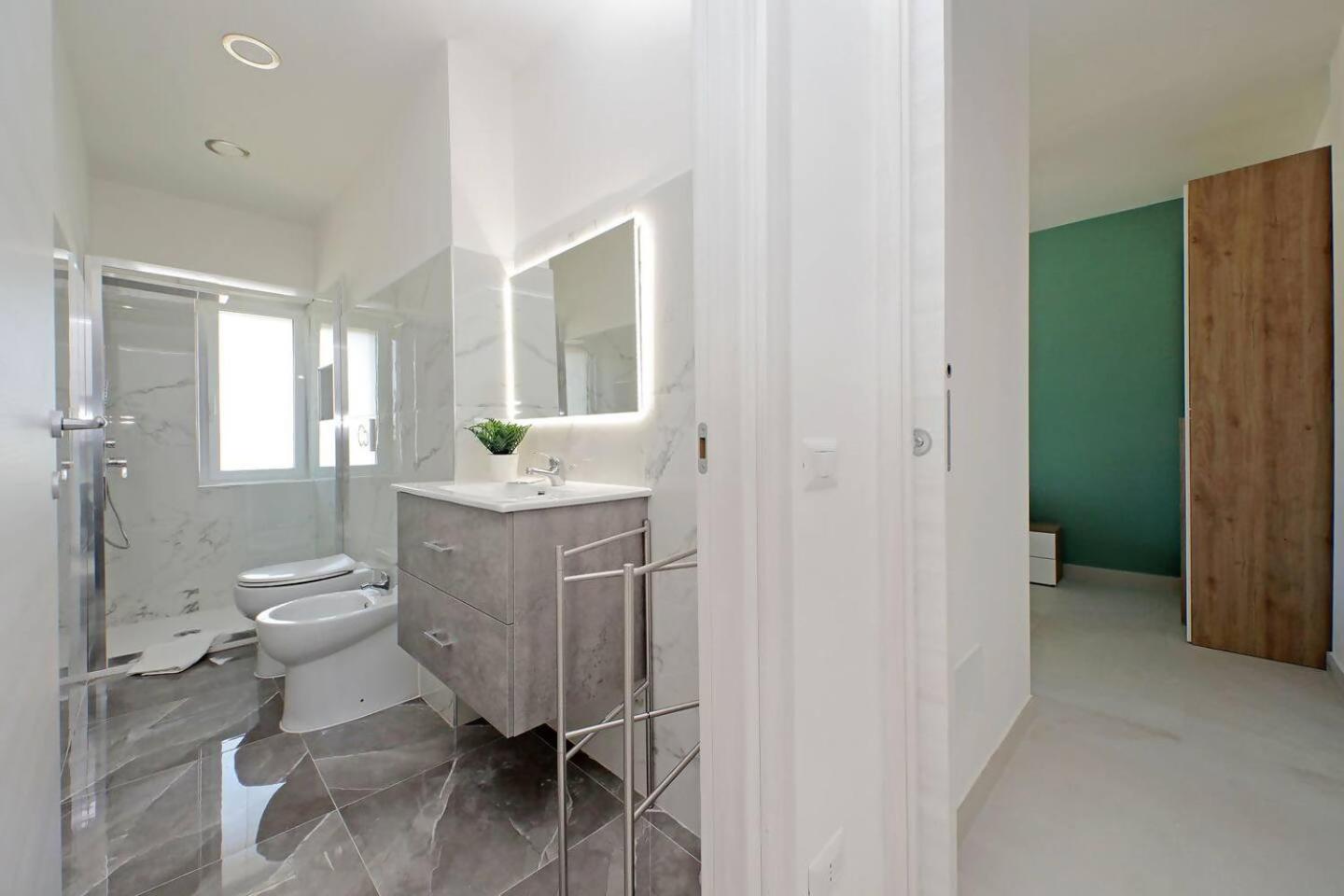 Attico Di Design A Garbatella Con Vista San Pietro